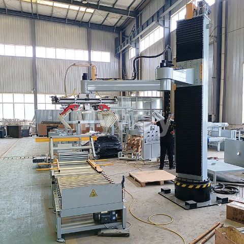 Robot-gap-bao-xep-len-pallet-tu-dong-
